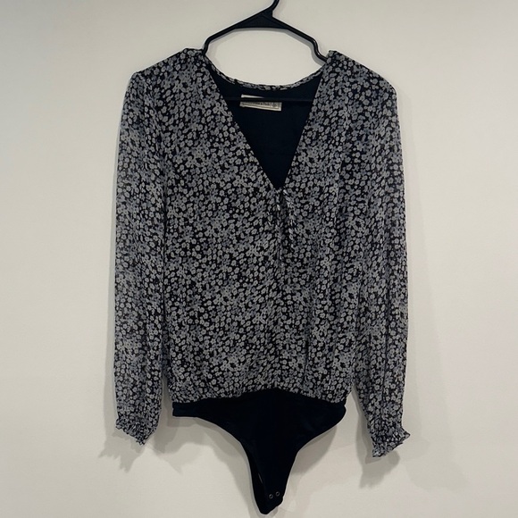 Abercrombie & Fitch Tops - Abercrombie & Fitch Black and White Floral Bodysuit